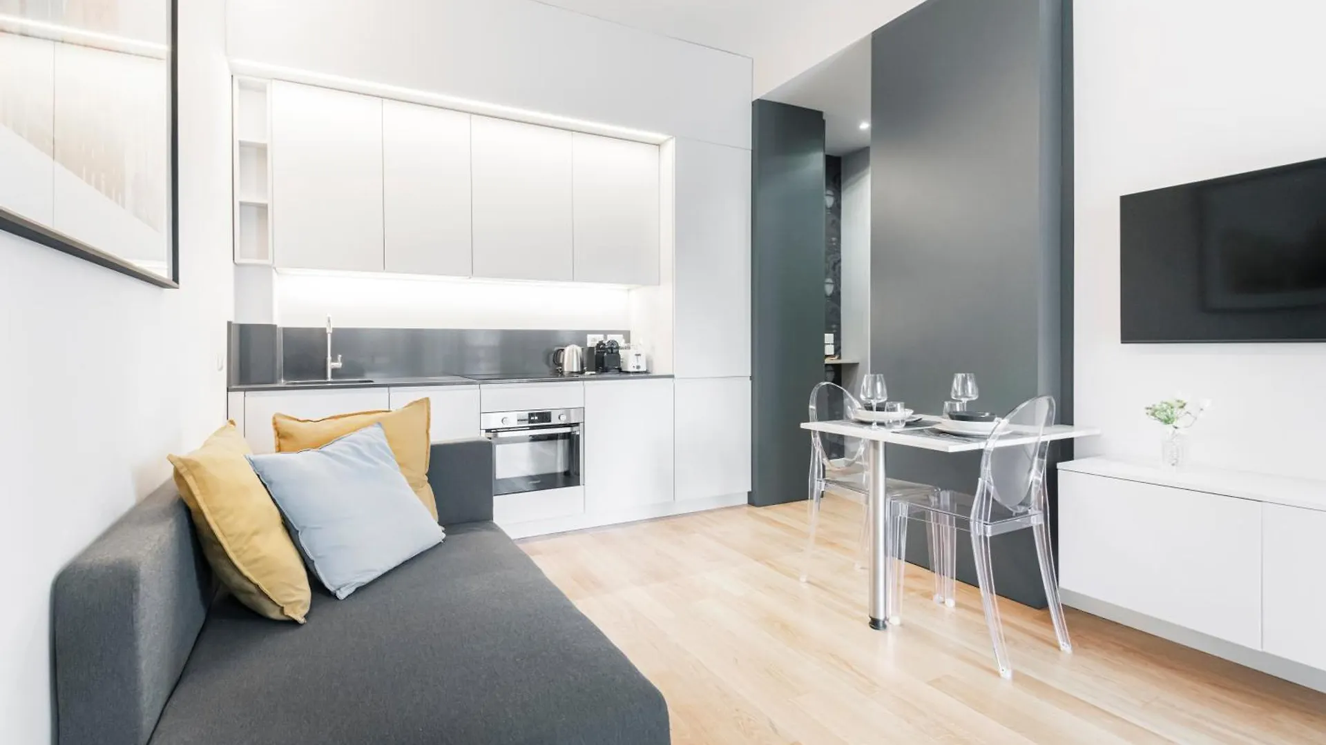 Easylife - Modern Studio In The Heart Of Navigli Milan 0*,