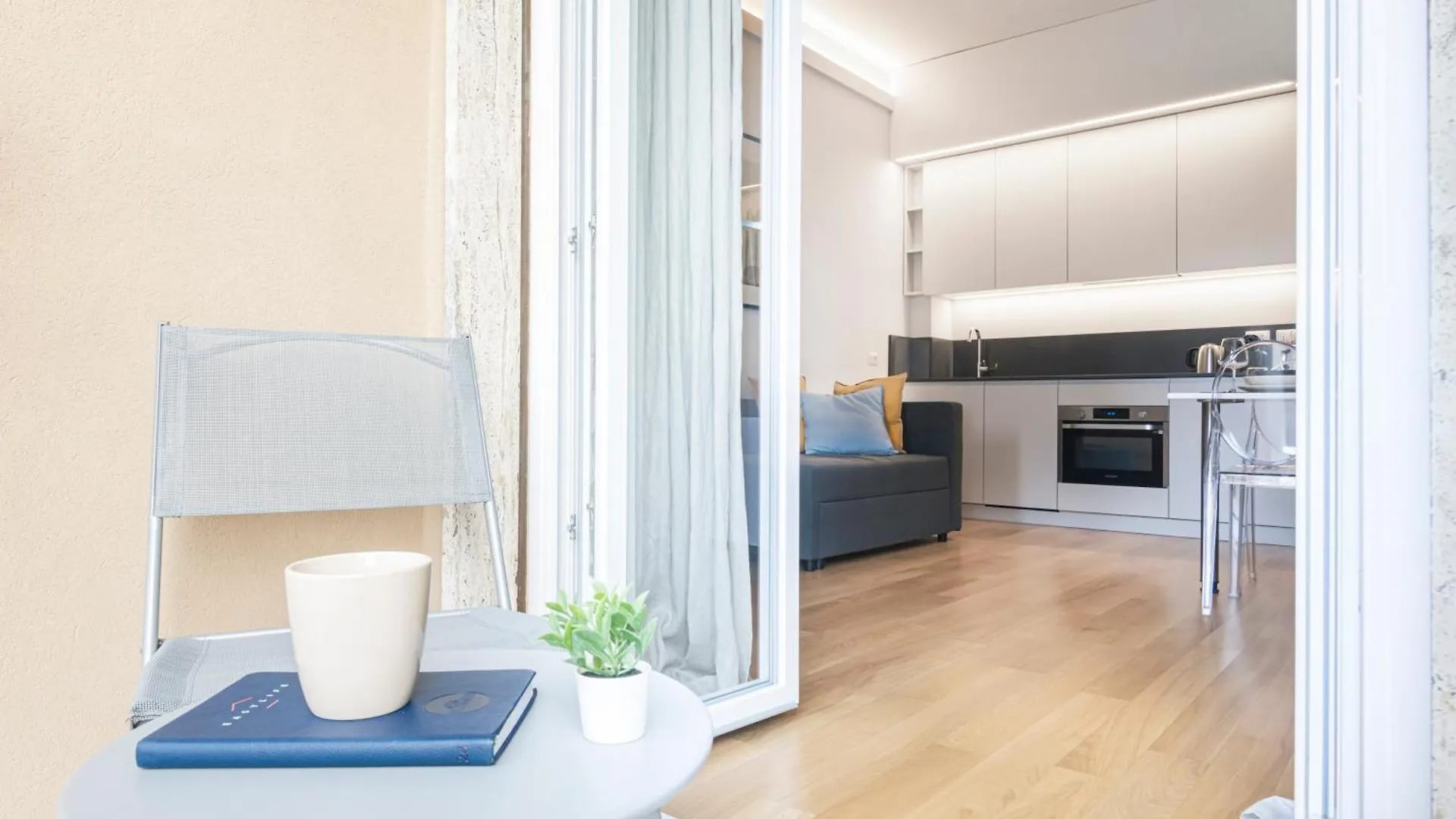 Easylife - Modern Studio In The Heart Of Navigli Milan